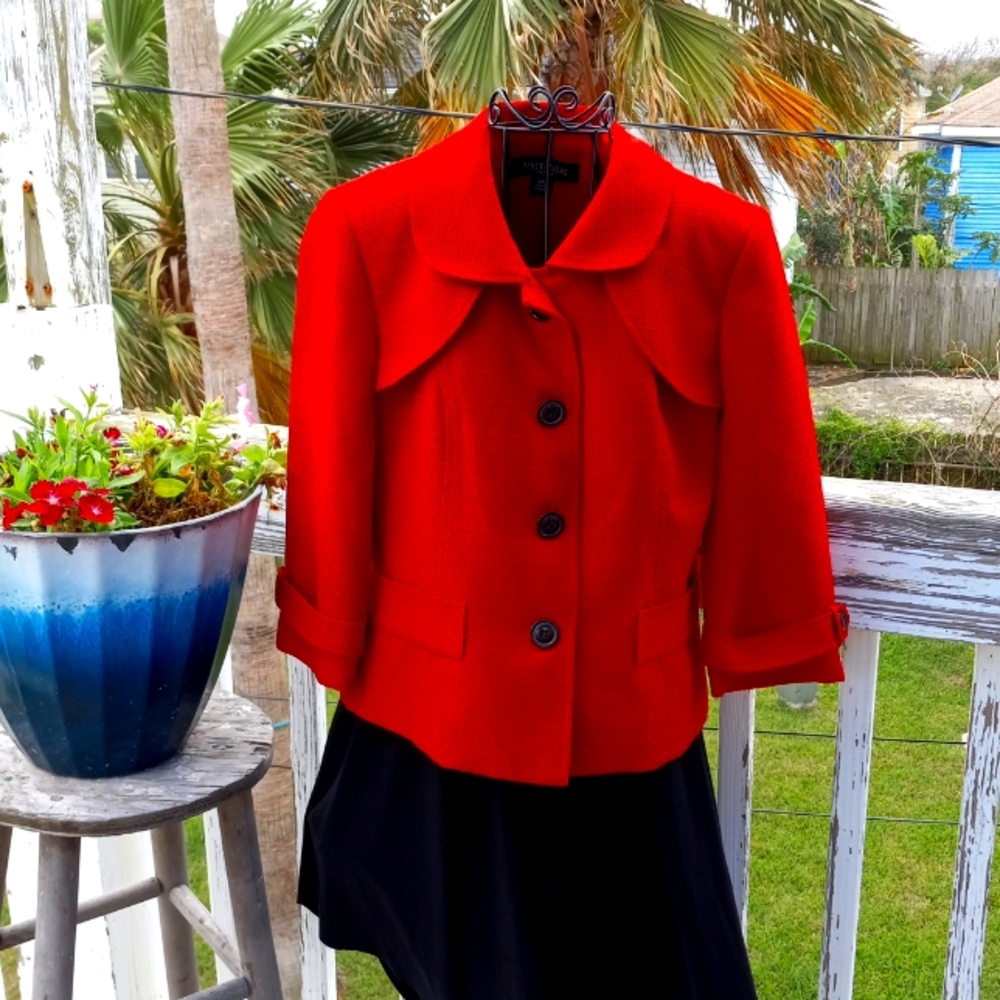 Perceptions petite size 8 red button up mid waist jacket